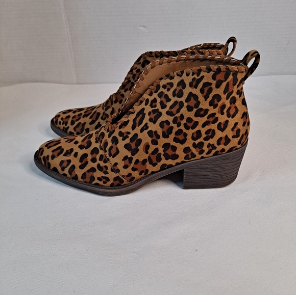 Volatile Cavalry Tan/Leopard Boots size 8.5 - Picture 9 of 10